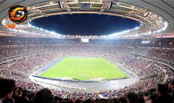 Hệ thống tổ chức chuyên nghiệp và bầu không khí bóng đá tại Ligue 1.